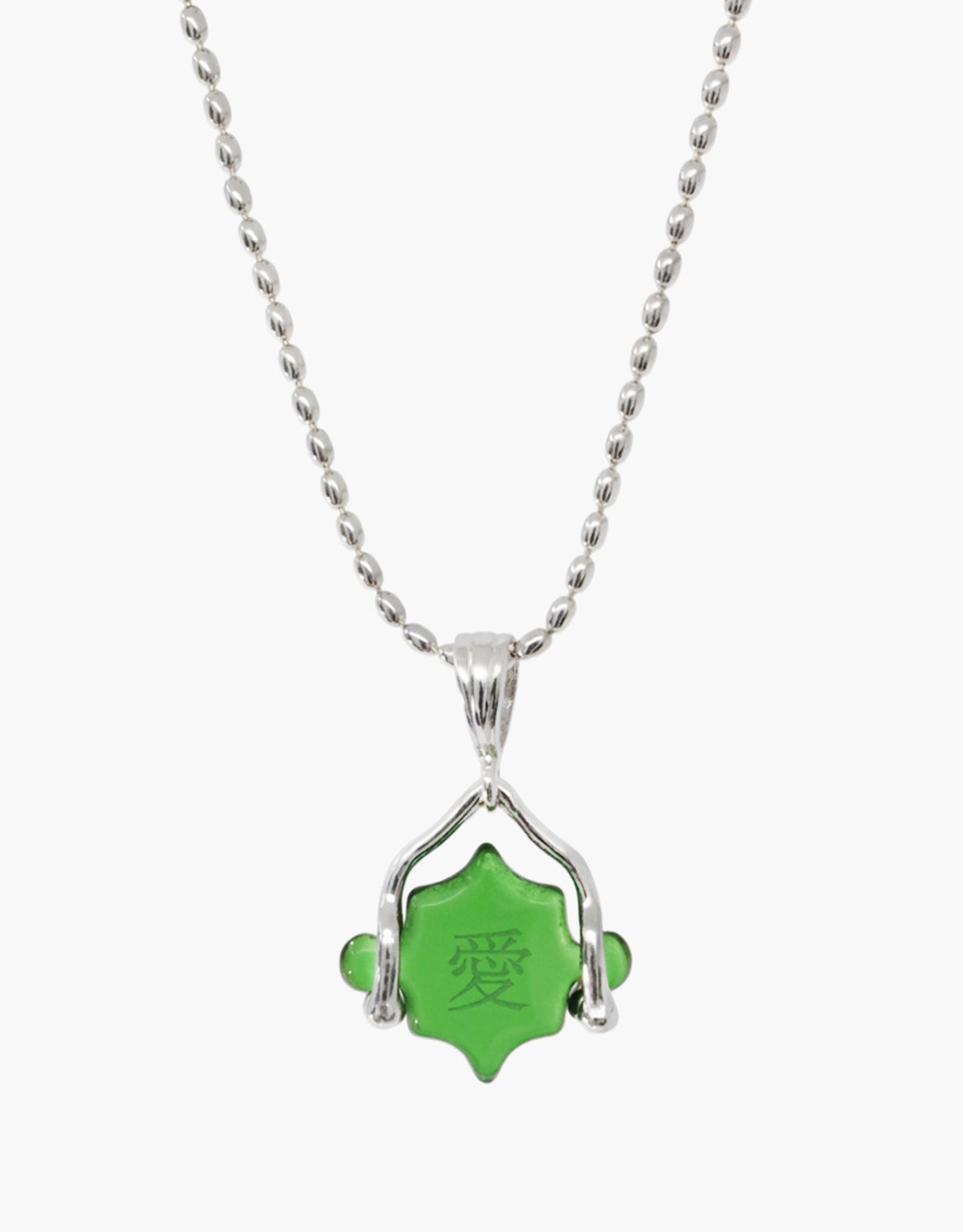 LAS Scallop Swivel Pendant | Engraving in green forest glass on a sterling silver ball chain, the scalloped face ready to be engraved. Handmade in Los Angeles. LAS Scallop Swivel Pendant | Engraving by CLED.
