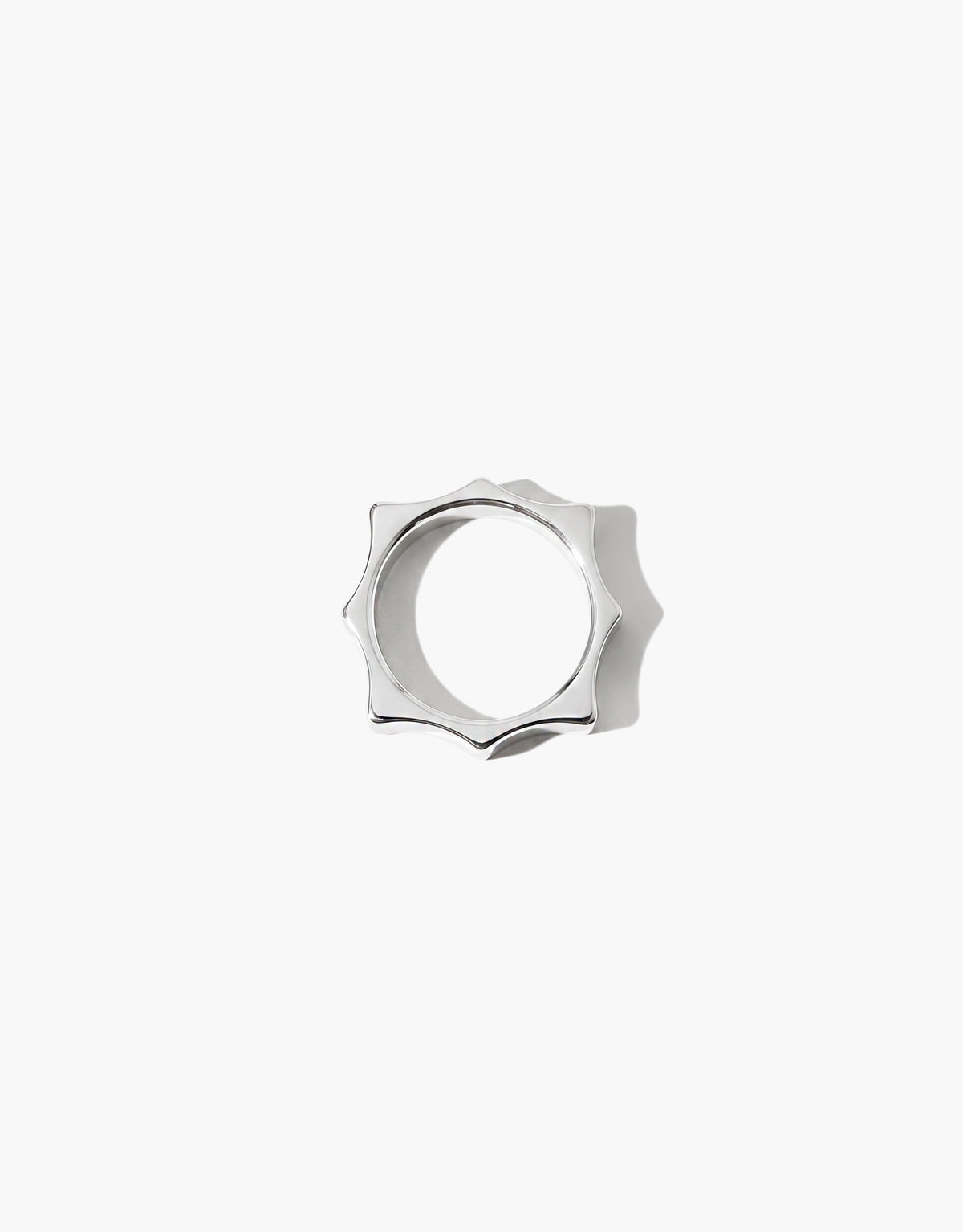 Close-up of the Repeat Ring showing the repeating points of its scalloped sterling silver band. Handmade in Los Angeles. Repeat Ring by CLED.