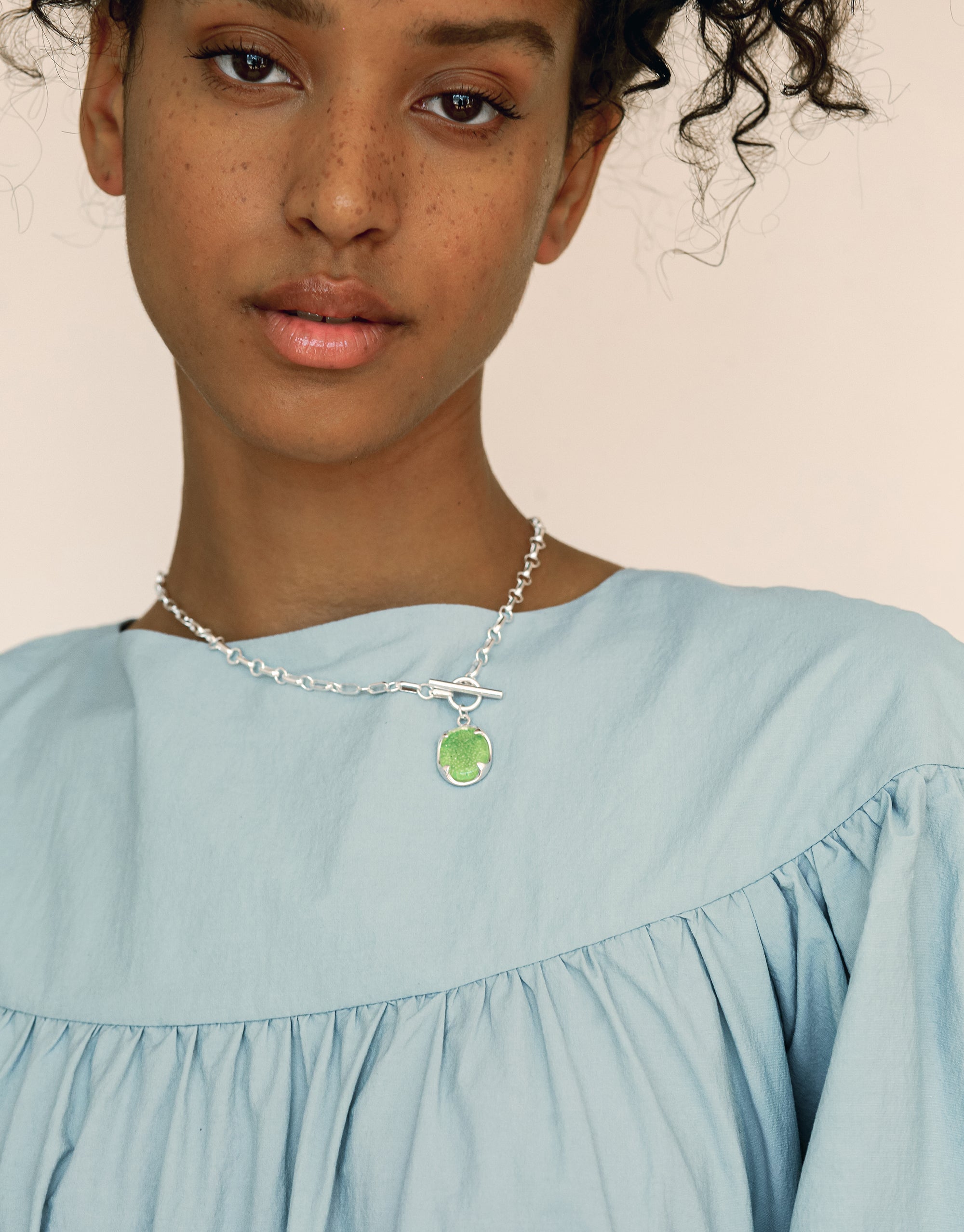 Oval Frame Toggle Necklace
