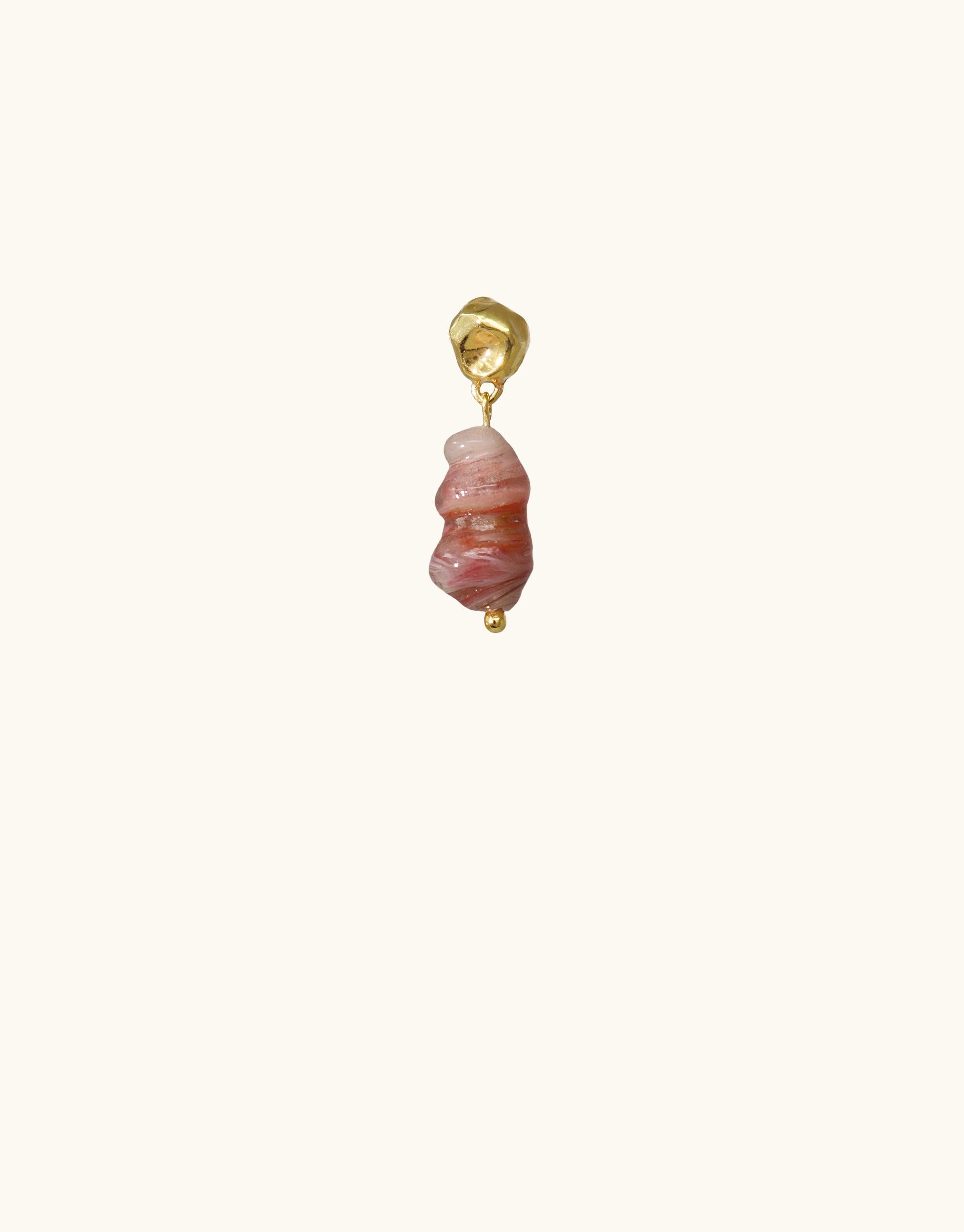 Gold vermeil earring with blush-toned upcycled eco gem, inspired by canyon layers and flower bloom gradation. Handmade, sustainable jewelry piece from Shades of Nature | Bloom Earrings collection. CLED